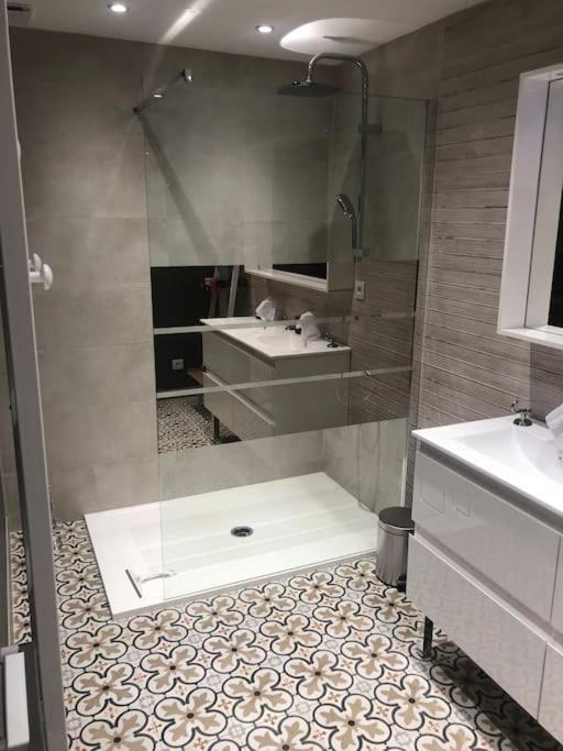 Une Maison Agreable Pour Se Detendre Saint-Quentin  Esterno foto